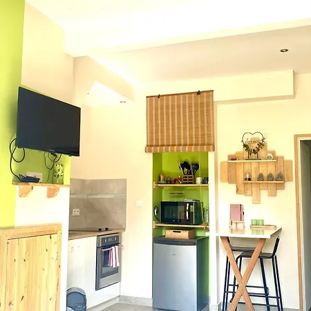 La Petite Escapade קאלה